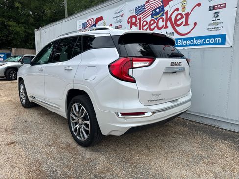 Used 2022 GMC Terrain Denali w/ Denali Premium Package AWD/4WD image 8