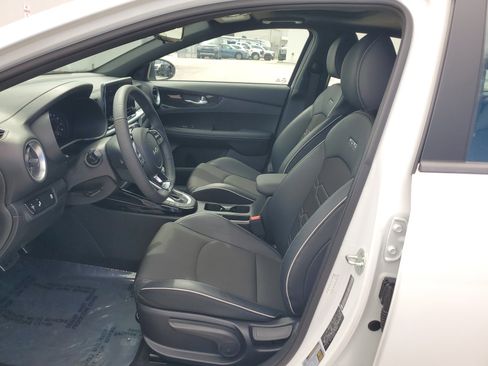 Used 2024 Kia Forte GT-Line w/ GT-Line Premium Package image 12