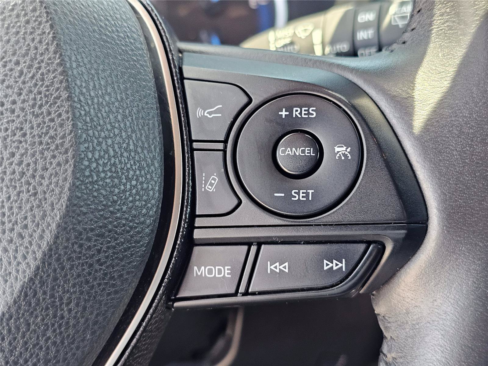 Used 2021 Toyota RAV4 XSE w/ XSE Grade Weather Package AWD/4WD image 23