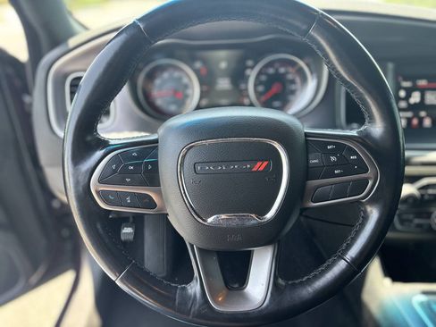 Used 2021 Dodge Charger SXT w/ Leather Interior Group RWD image 10