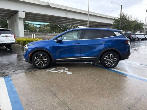 Used 2023 Kia Sportage EX FWD image 4