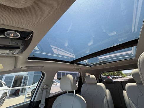 Used 2023 Kia Sorento EX w/ Panoramic Sunroof Package FWD image 43