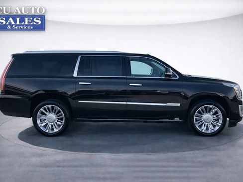Used 2019 Cadillac Escalade ESV Platinum image 7