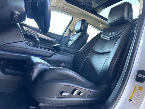 Used 2017 Cadillac XT5 Luxury w/ Driver Awareness Package AWD/4WD image 13