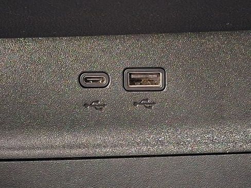 Used 2025 Chevrolet Equinox LT FWD image 21
