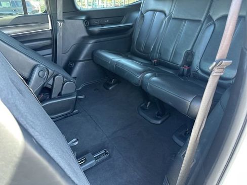 Used 2024 Jeep Wagoneer Series III image 24