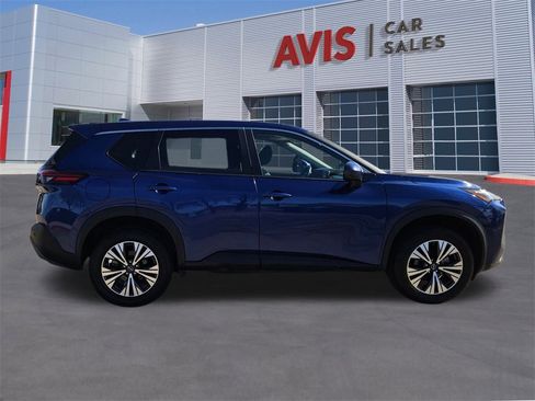 Used 2023 Nissan Rogue SV image 7