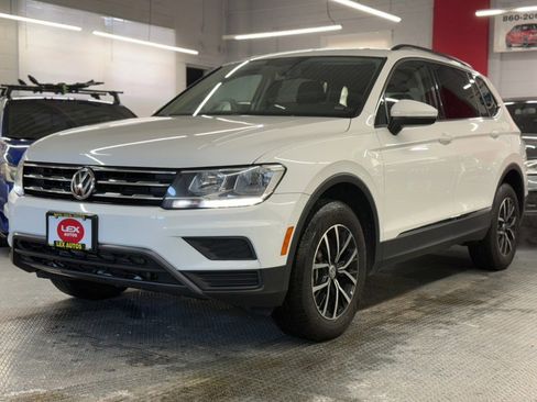 Used 2021 Volkswagen Tiguan SE image 1
