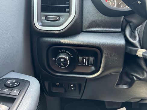 Used 2019 RAM 1500 Big Horn AWD/4WD image 26
