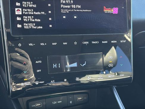 Certified 2024 Hyundai Tucson Limited image 33