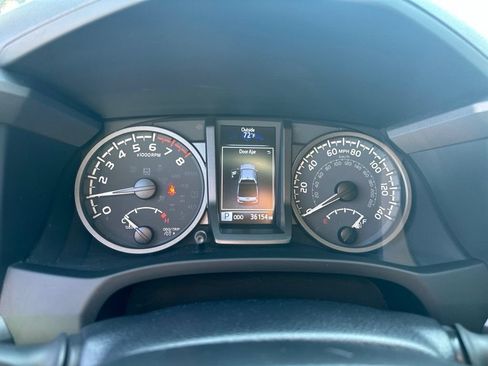 Used 2023 Toyota Tacoma TRD Off-Road w/ Technology Package AWD/4WD image 12