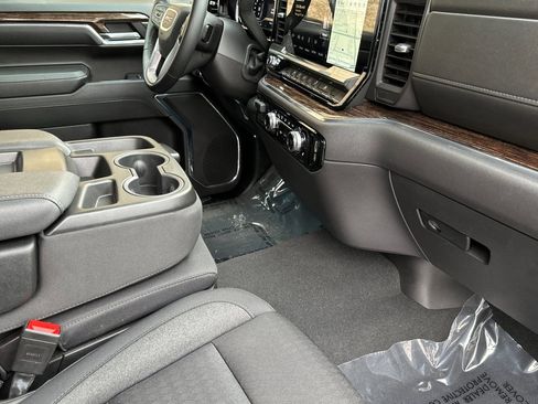 Certified 2024 GMC Sierra 1500 Elevation image 16
