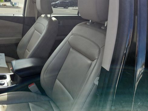 Used 2022 Ford Explorer XLT w/ Equipment Group 202A AWD/4WD image 11