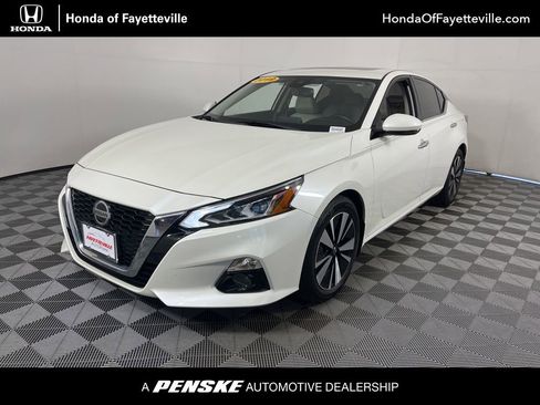 Used 2019 Nissan Altima 2.5 SV image 1