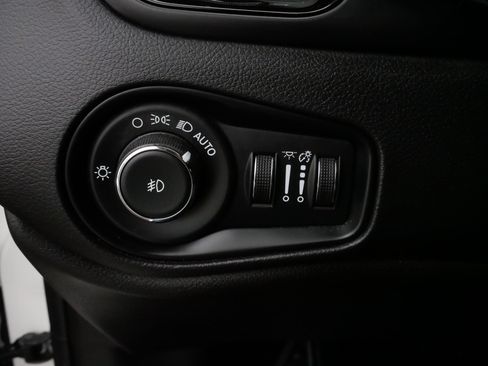 Used 2023 Jeep Renegade Altitude w/ Convenience Group I image 28