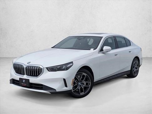 Used 2026 BMW 530i xDrive w/ Premium Package AWD/4WD image 1