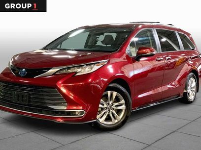 Certified 2022 Toyota Sienna Limited