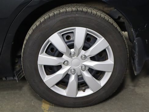Used 2017 Toyota Corolla LE w/ Carpet Mat Package (TMS) FWD image 33