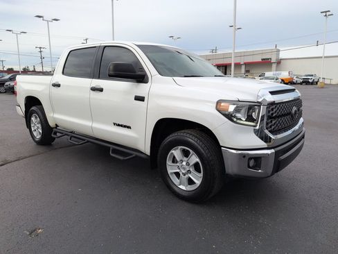 Used 2020 Toyota Tundra SR5 w/ SR5 Convenience Package AWD/4WD image 7