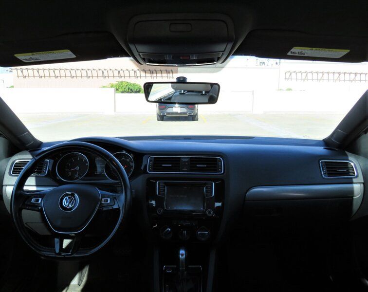 Used 2016 Volkswagen Jetta Sport w/ Lighting Package FWD image 13