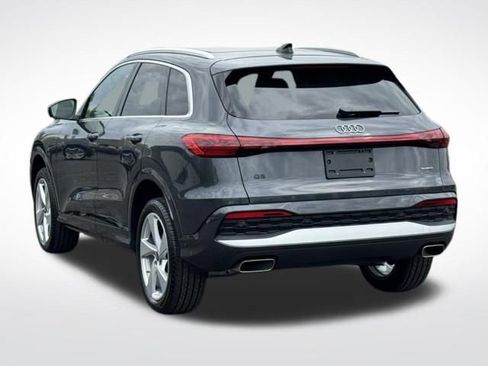 Certified 2025 Audi Q5 Premium Plus w/ Premium Plus AWD/4WD image 5