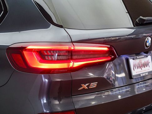 Used 2021 BMW X5 sDrive40i w/ M Sport Package RWD image 10