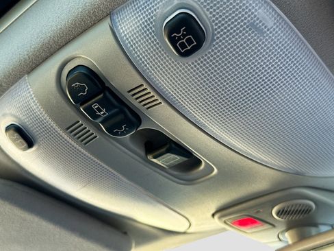 Used 2004 Mercedes-Benz S 500 Sedan image 32