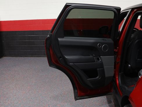 Used 2017 Land Rover Range Rover Sport SE image 39