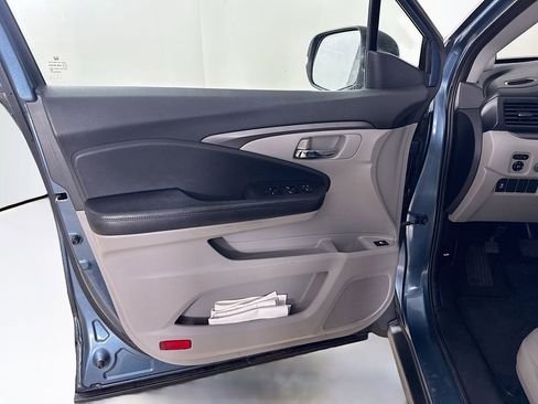 Used 2017 Honda Pilot EX image 11