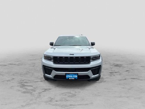 New 2026 Jeep Grand Cherokee L 4WD image 3