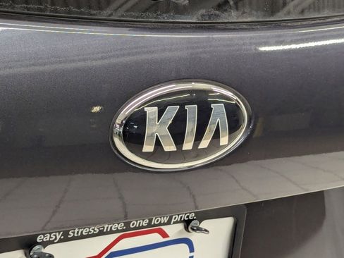 Used 2017 Kia Sorento LX image 29