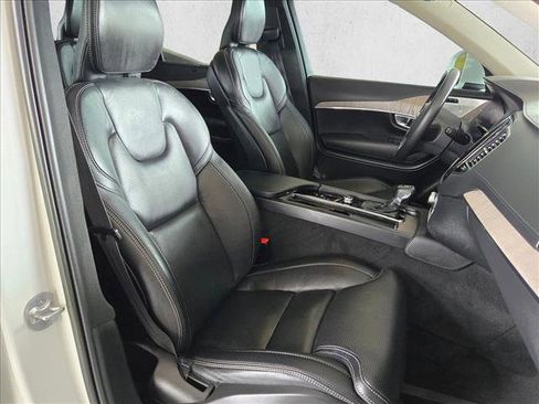 Used 2022 Volvo XC90 T6 Inscription w/ Lounge Package AWD/4WD image 22
