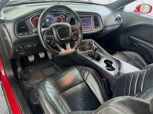 Used 2016 Dodge Challenger SRT Hellcat image 12