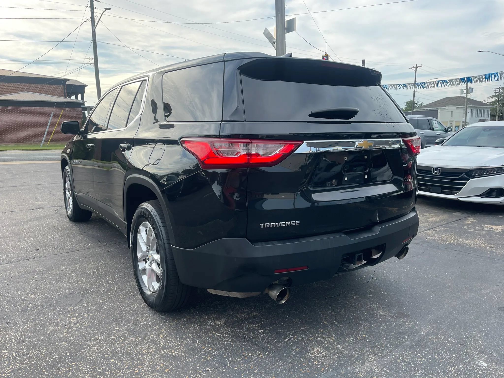 Used 2020 Chevrolet Traverse LS FWD image 6