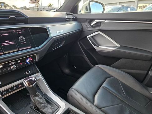 Used 2024 Audi Q3 2.0T Premium image 35