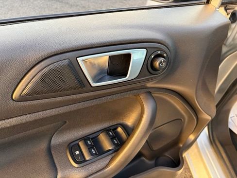 Used 2016 Ford Fiesta SE w/ Cold Weather Package FWD image 16
