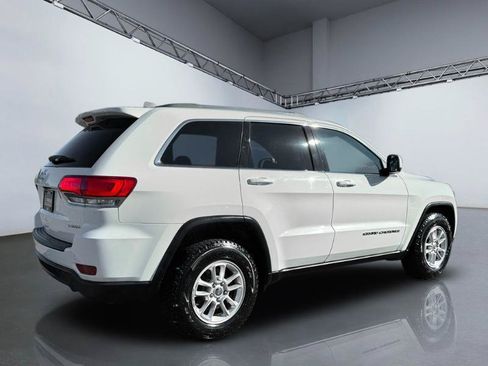 Used 2019 Jeep Grand Cherokee Laredo AWD/4WD image 7