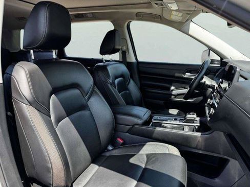Used 2023 Nissan Pathfinder SL w/ SL Premium Package FWD image 59