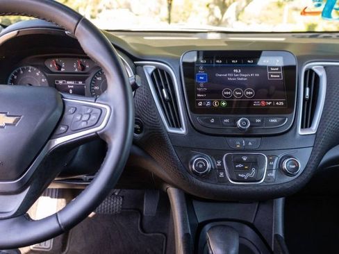 Used 2023 Chevrolet Malibu RS image 25