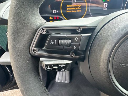 New 2025 Porsche Taycan image 23