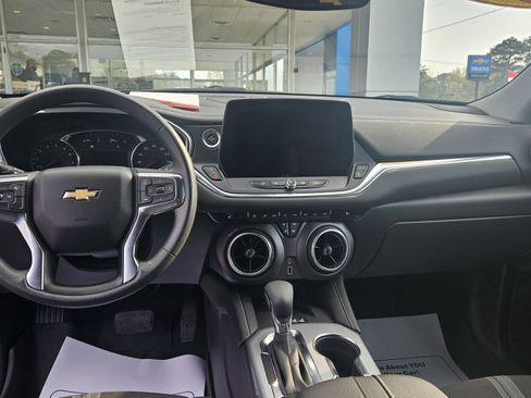 Used 2024 Chevrolet Blazer LT w/ Convenience Package image 12