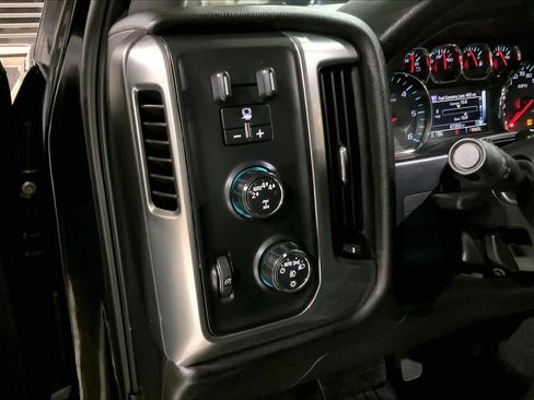 Used 2019 Chevrolet Silverado 1500 LT w/ All Star Edition image 35