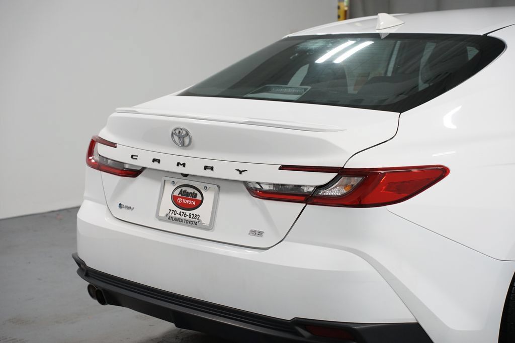 Certified 2025 Toyota Camry SE FWD image 9