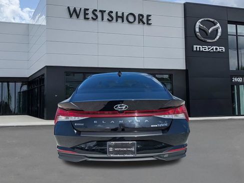 Used 2022 Hyundai Elantra Blue FWD image 4