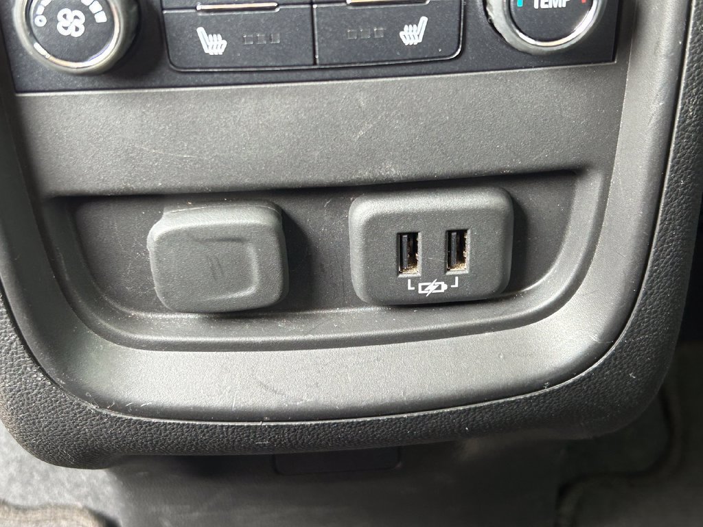 Used 2019 Buick Envision Essence FWD image 19