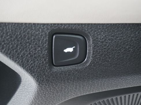 Used 2025 Acura RDX SH-AWD w/ Technology Package image 30
