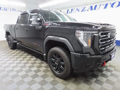 Used 2025 GMC Sierra 2500 AT4 w/ AT4 Premium Plus Package image 3