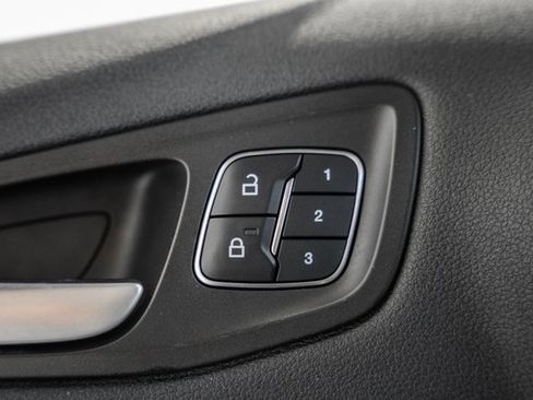 Used 2018 Ford Escape Titanium w/ Ford Safe & Smart Package image 40