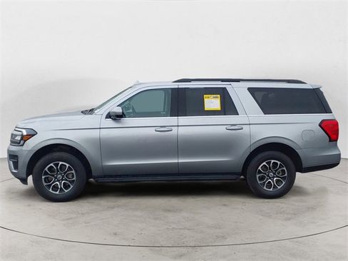 Used 2024 Ford Expedition Max XLT image 2