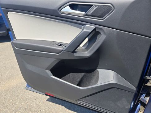Used 2019 Volkswagen Tiguan SE FWD image 19